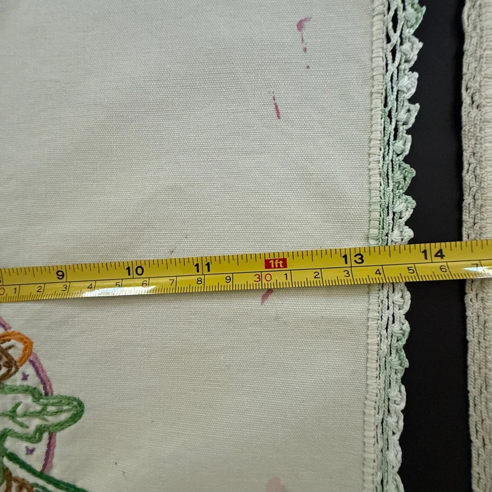 Vintage Hand Embroidered Acorn Oak Leaf Linens Table Runner Napkin Set Cream